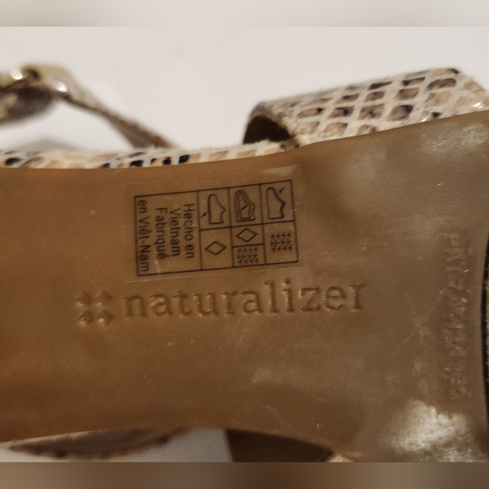 Naturalizer Sandals - Picture 6 of 6